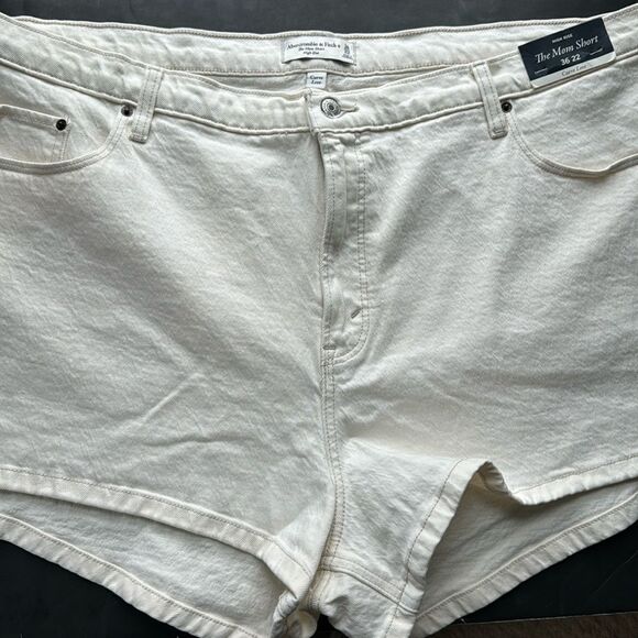NWT Abercrombie and Fitch The Mom High Rise Shorts Curve Love Cream Size 22 / 36 - Picture 3 of 15